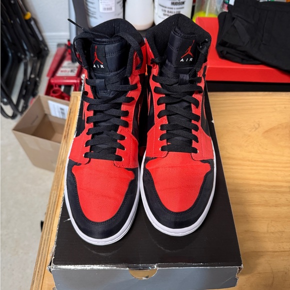 Jordan 1 OG High Hyper Orange, size 11.0 (OPEN TO OFFERS) - Picture 1 of 5